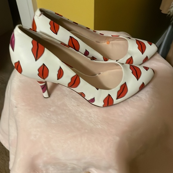 Kiss heel - Picture 2 of 2